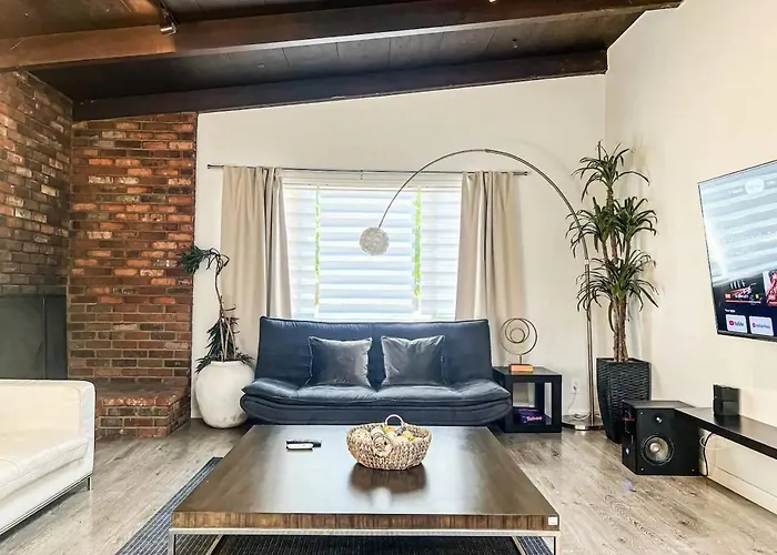 Bright 2-Br Home Near Lax With Shared Yard - Sh2-Lad